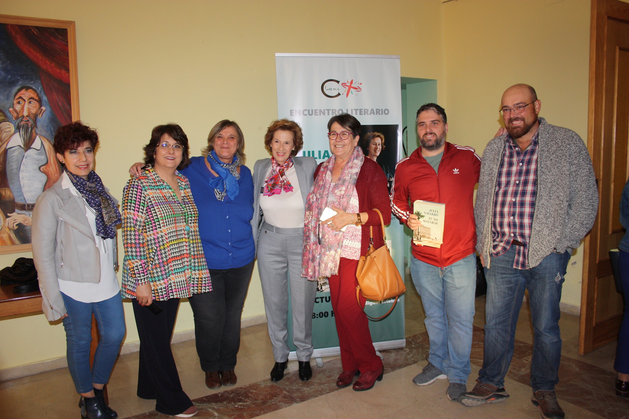Encuentro literario Julia Navarro con bibliotecarios de la zona