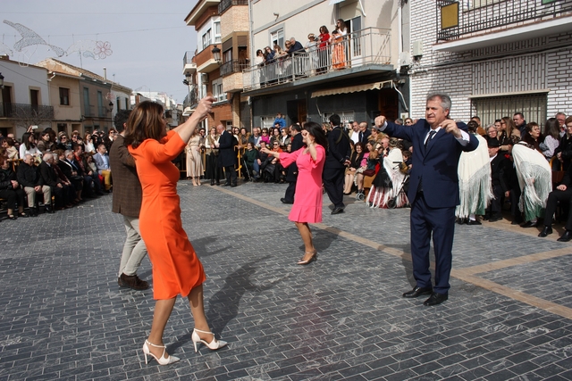 Fiesta Jota PUjada alcalde y concejales bailando 2