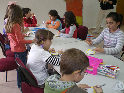 Un total de 60 ni&ntilde;os participaron en el Campamento Urbano de  Semana Santa 