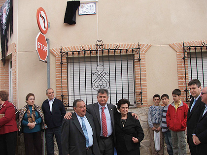 Sentido homenaje del pueblo de Miguel Esteban a su hijo  predilecto, Fray Joaqu&iacute;n T&eacute;bar