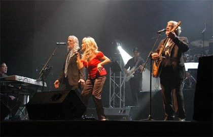 Las canciones de los 60 llegan a Miguel Esteban de la mano de Helena Bianco y Los Mismos 
