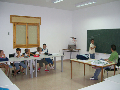 Sesenta alumnos se benefician de la
puesta en marcha del Programa de extensión educativa Sesenta alumnos se benefician de la puesta en marcha del Programa
de extensión educativa