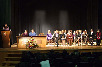 Miguel Esteban reconoce el mérito de las primeras mujeres tituladas superiores del municipio Miguel Esteban reconoce el mérito de las primeras mujeres tituladas superiores del municipio